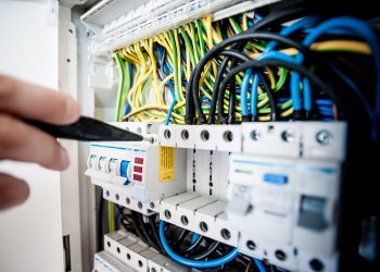 Ce sunt contactoarele electrice